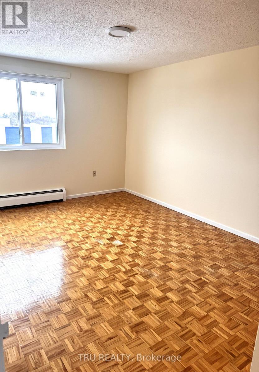 706 - 3100 Carling Avenue