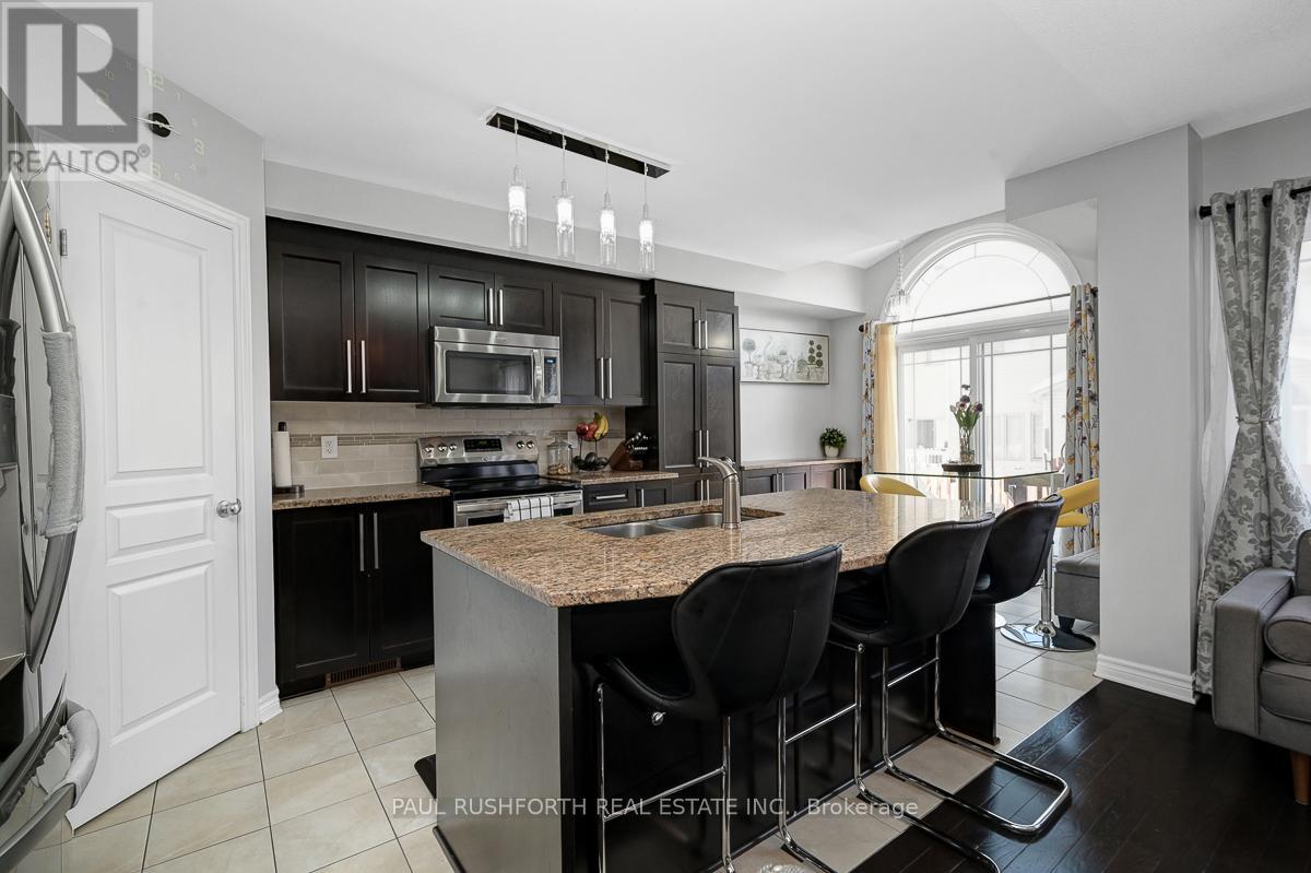 560 Du Pin Rouge Way