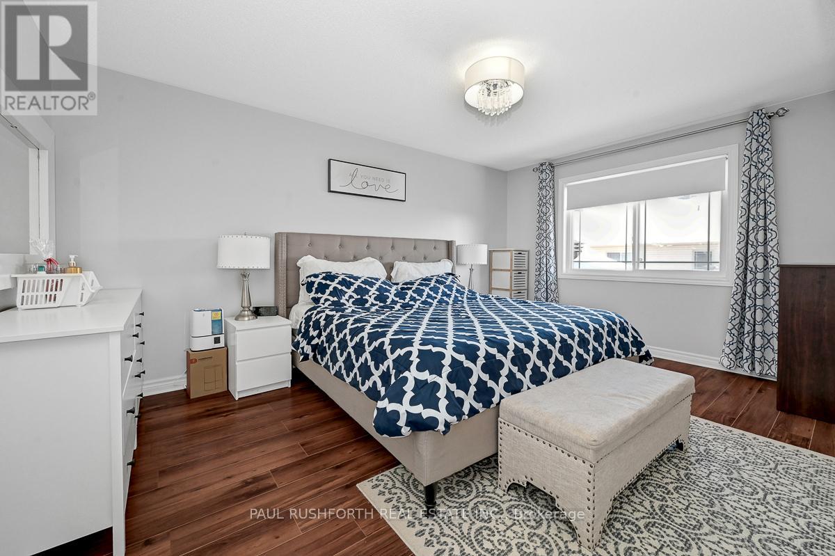 560 Du Pin Rouge Way