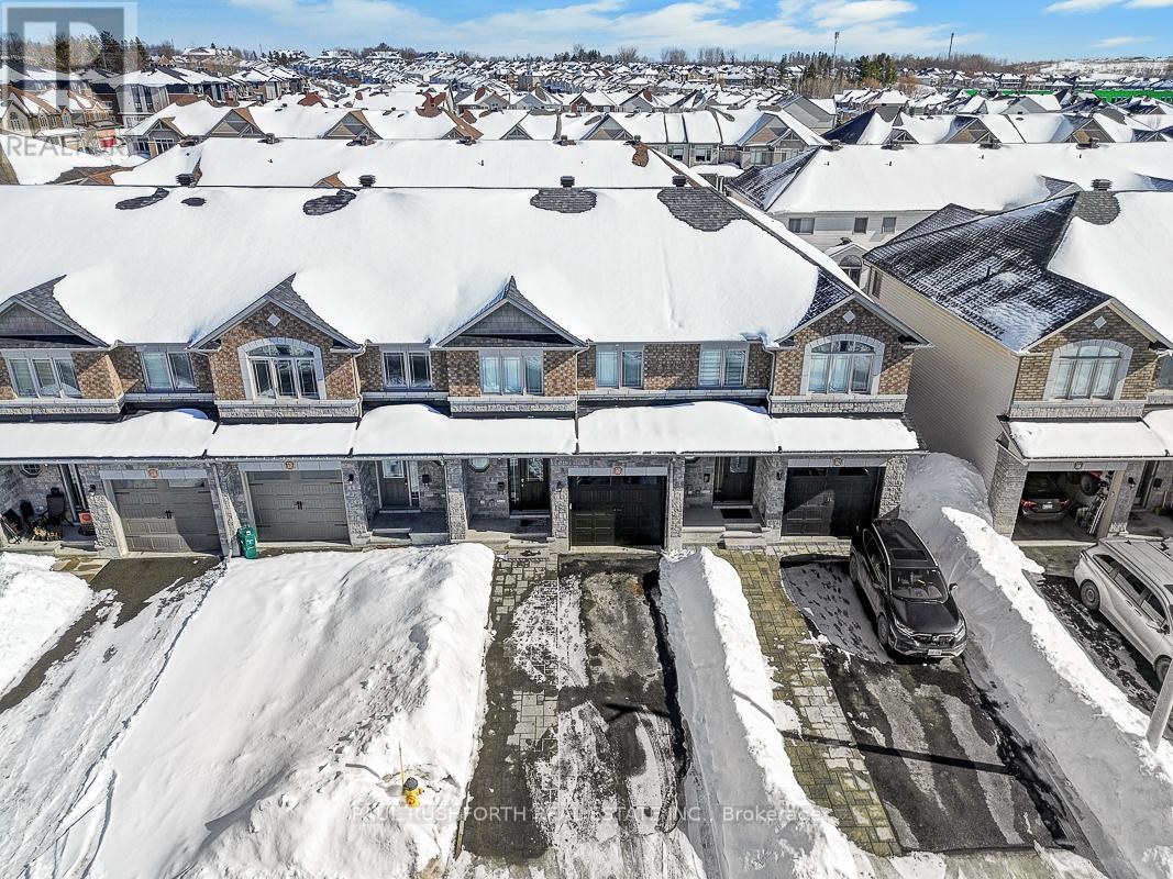 560 Du Pin Rouge Way