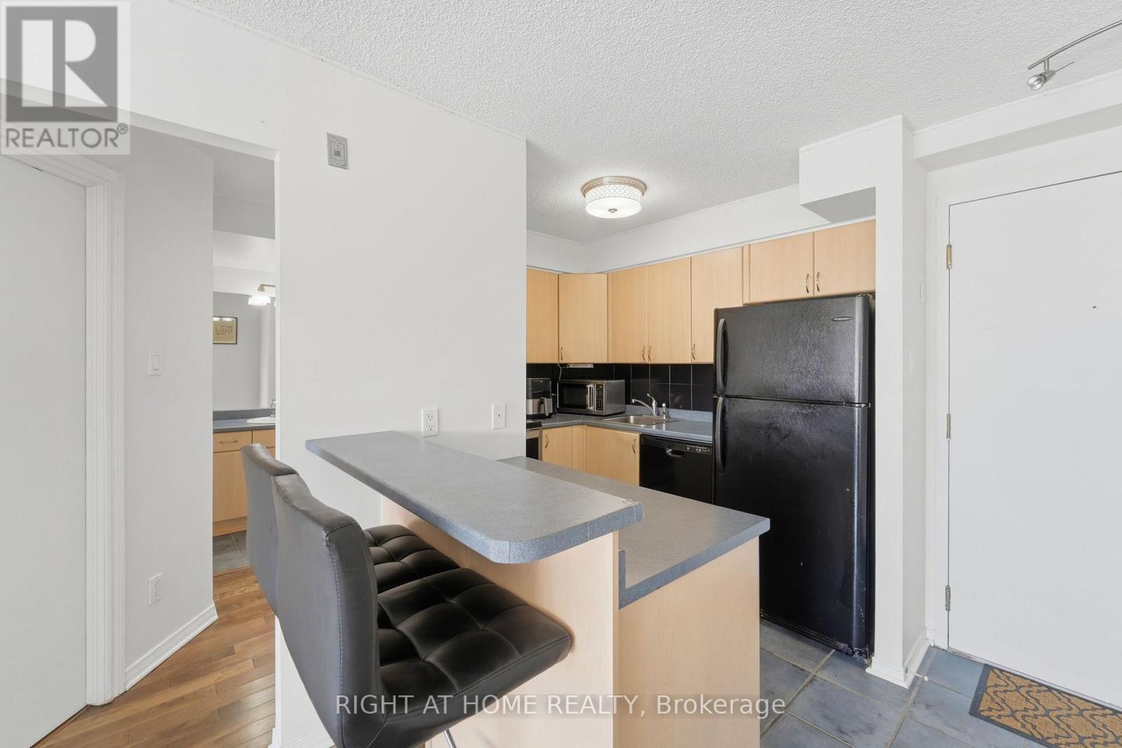 309 - 225 Alvin Road N