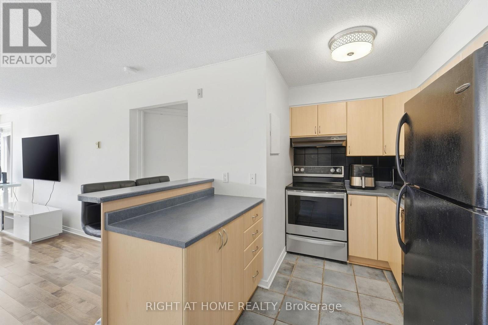 309 - 225 Alvin Road N