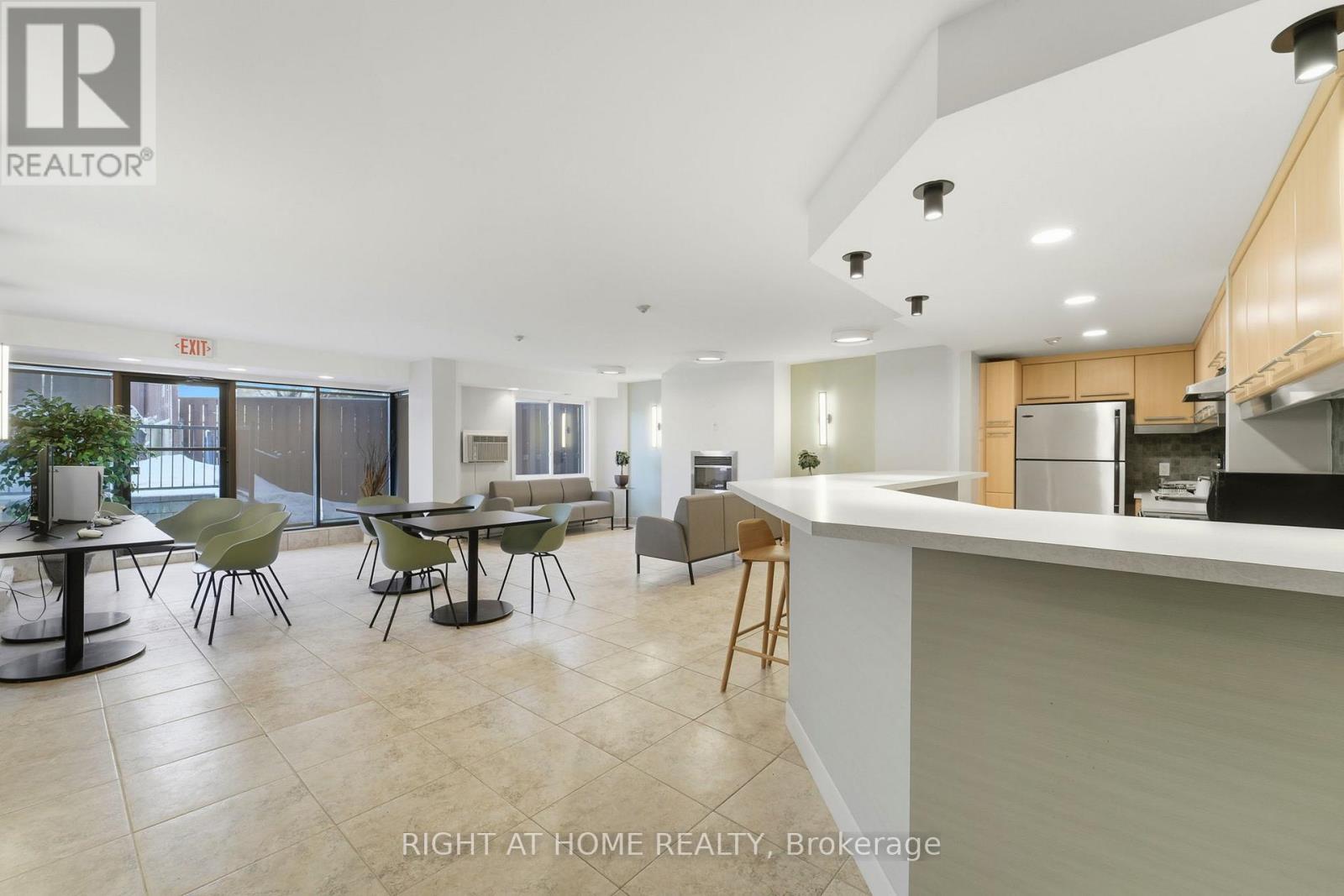 309 - 225 Alvin Road N