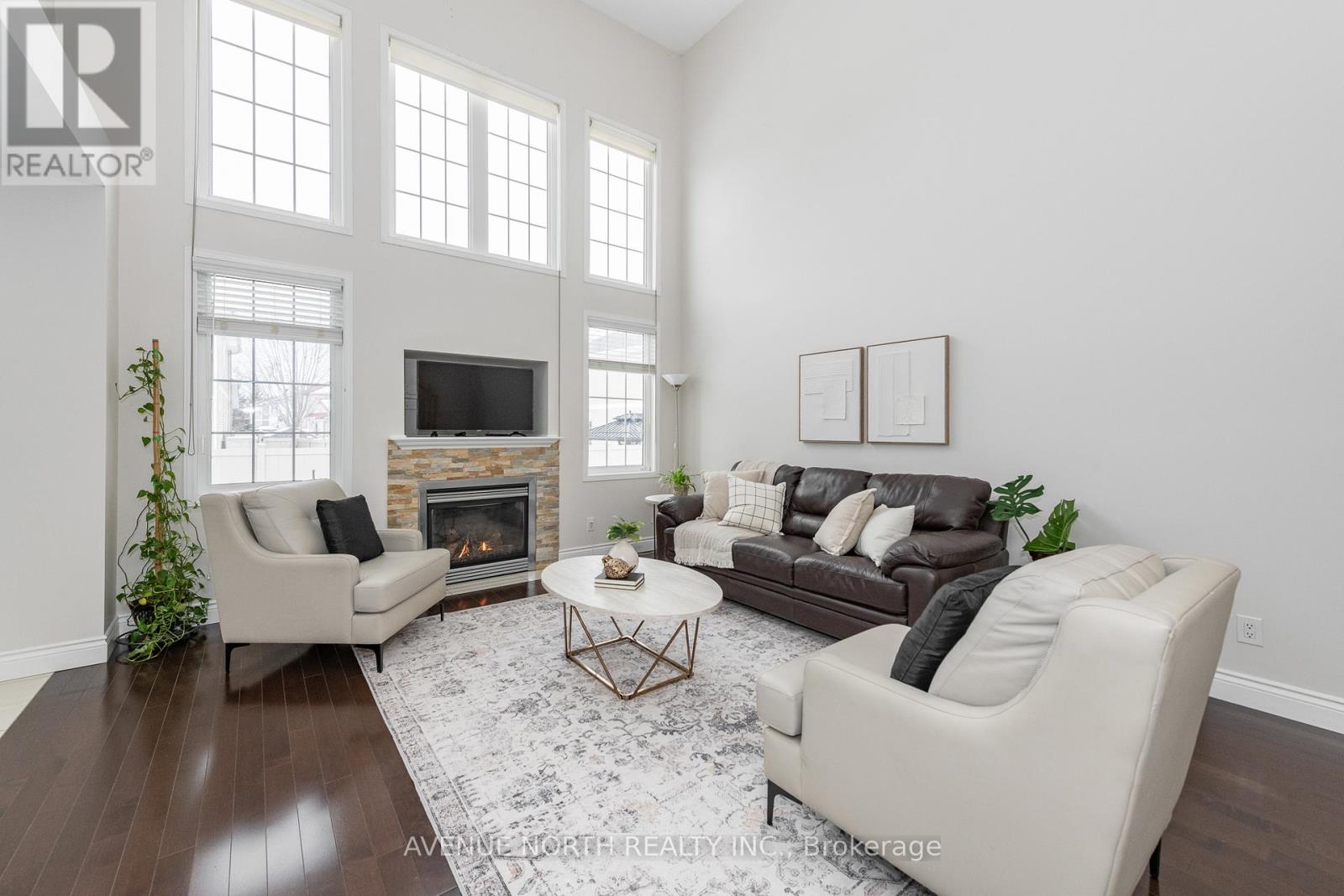 400 Deer View Avenue