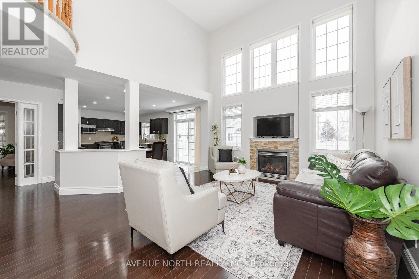 400 Deer View Avenue