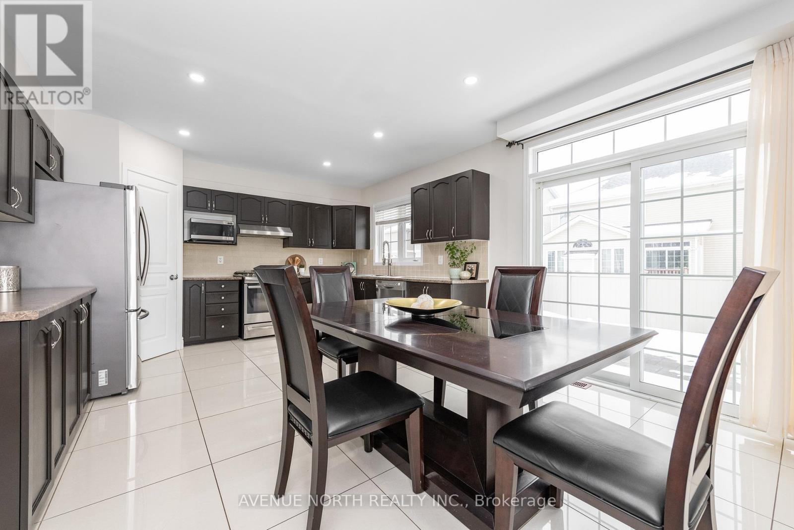 400 Deer View Avenue