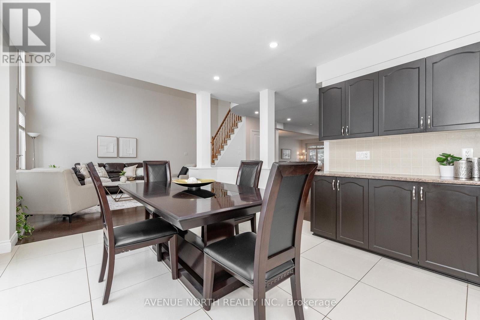 400 Deer View Avenue