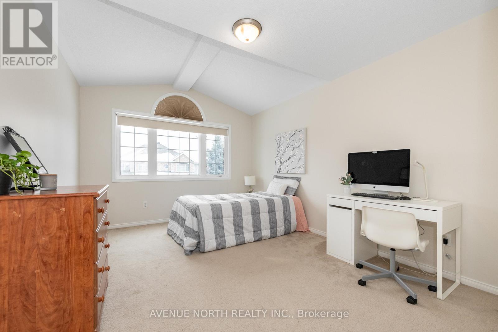 400 Deer View Avenue