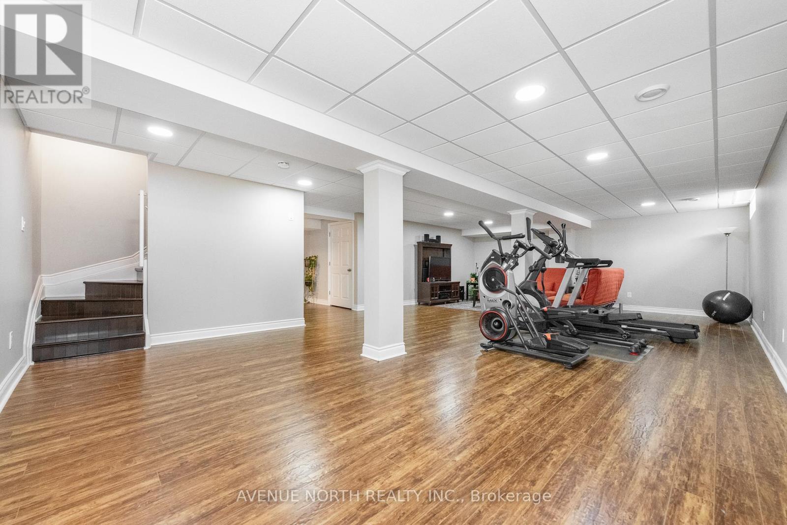 400 Deer View Avenue