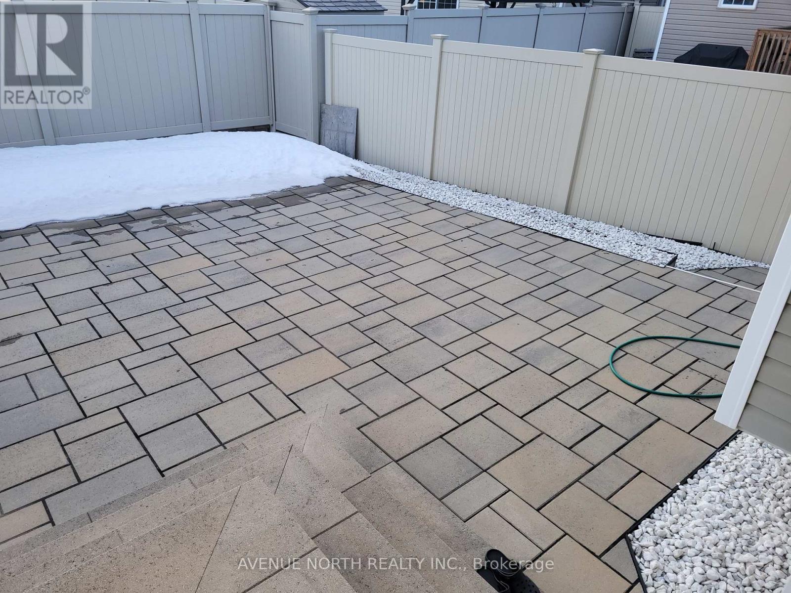 400 Deer View Avenue