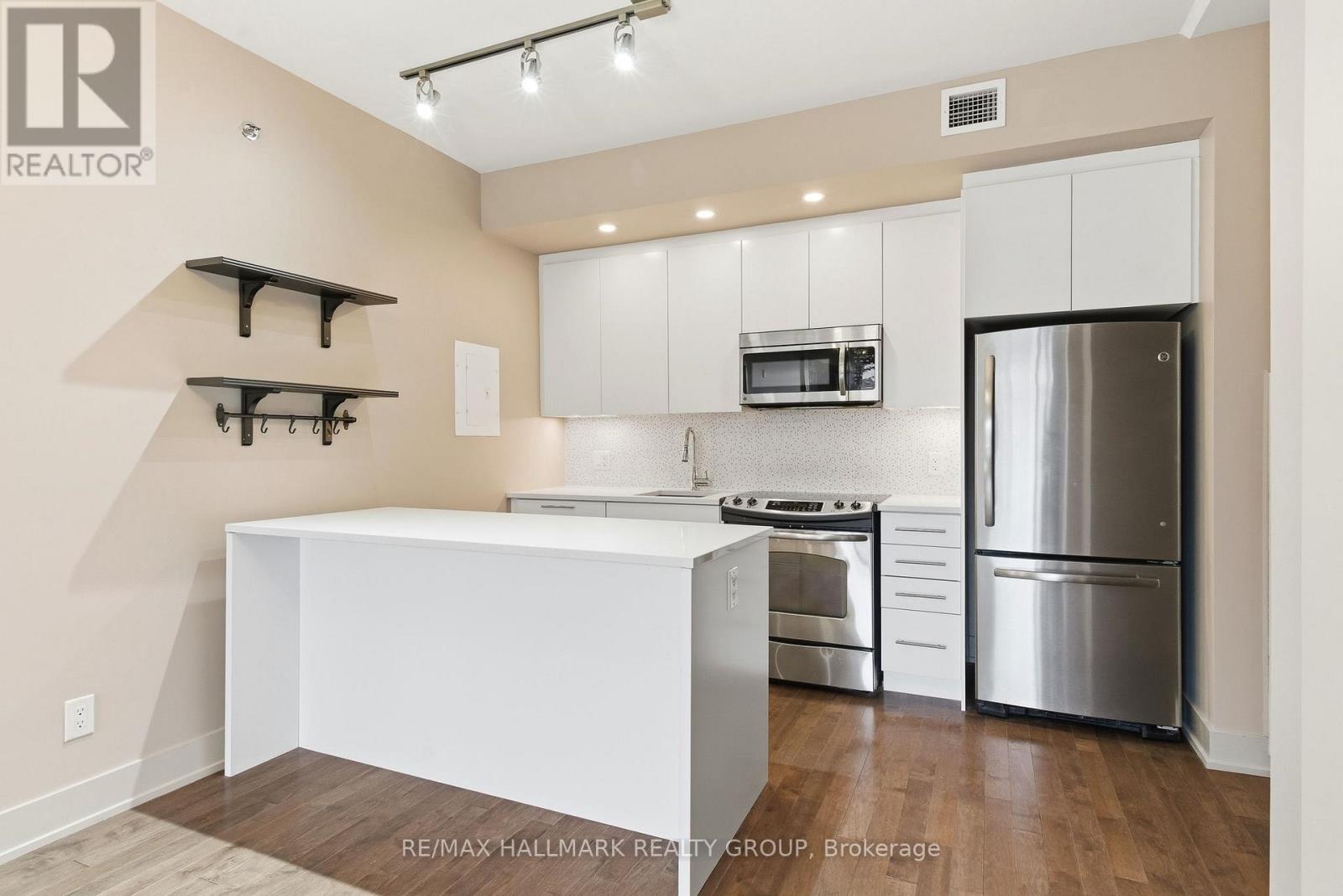 507 - 108 Richmond Road