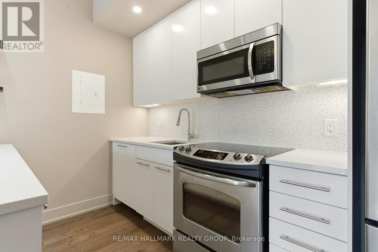 507 - 108 Richmond Road