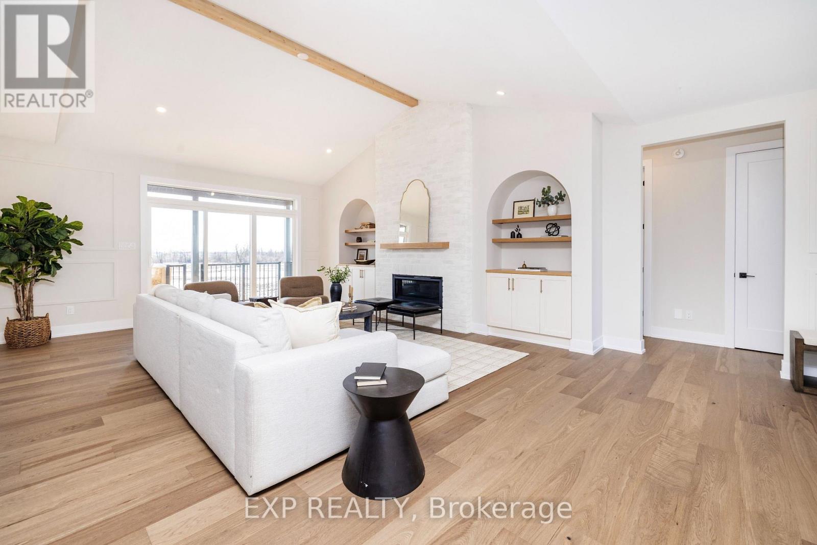 245 Trudeau Crescent