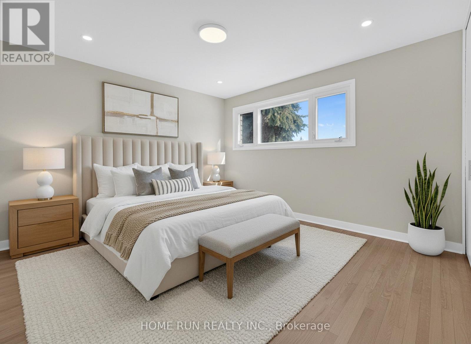 1259 Meadowlands Drive E