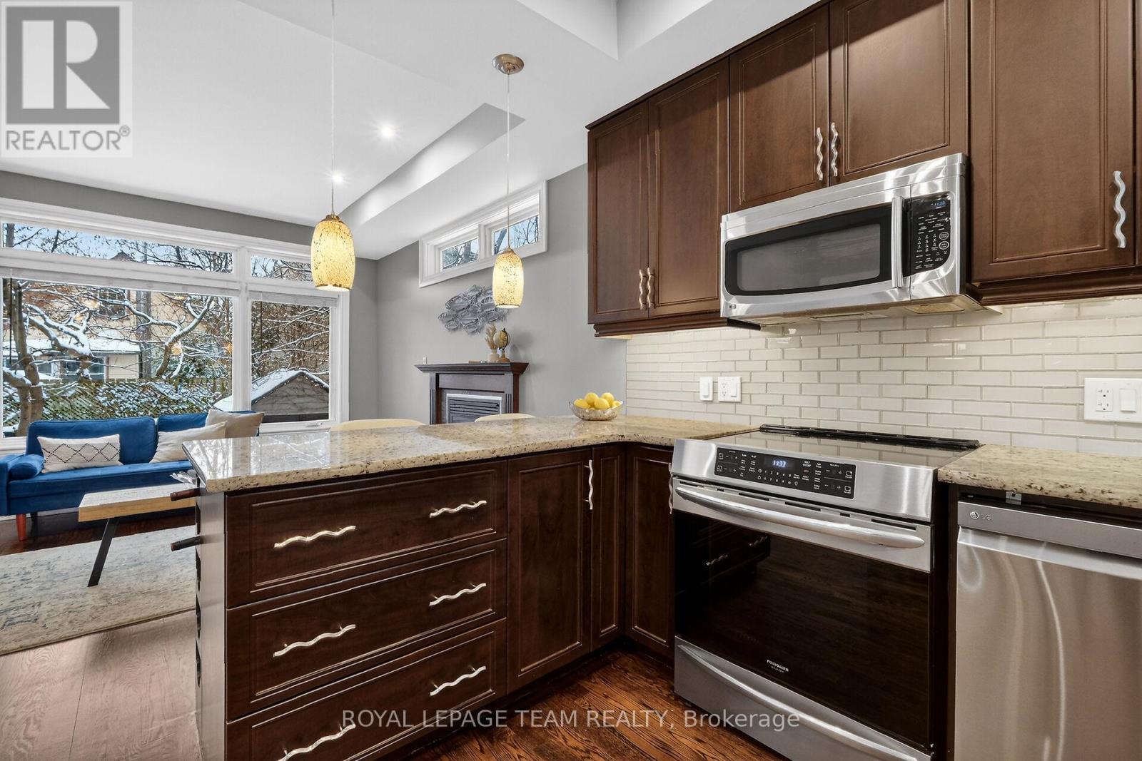 A - 142 A Queen Mary Street