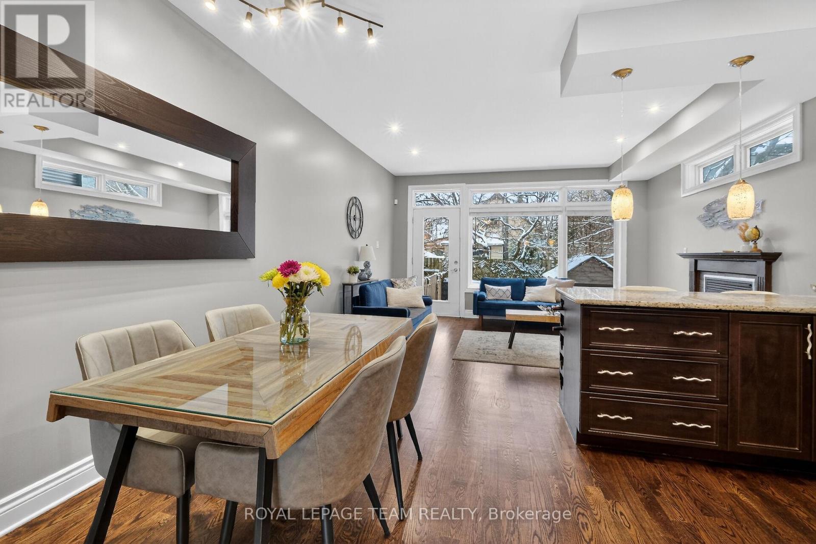 A - 142 A Queen Mary Street