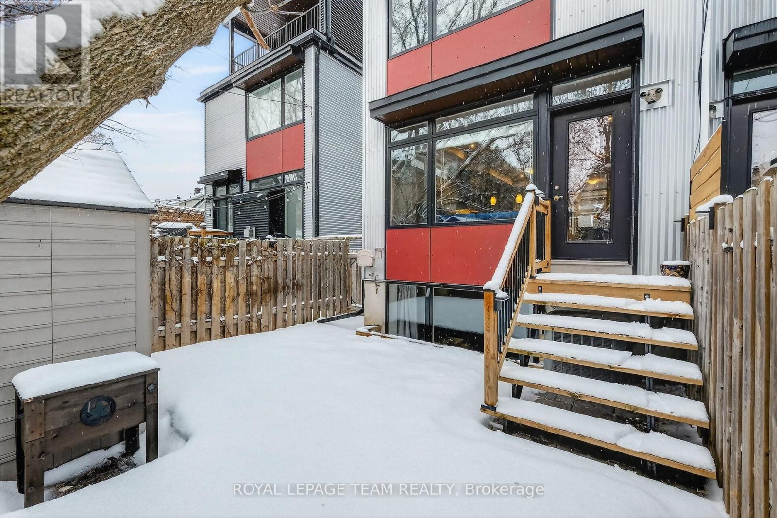 A - 142 A Queen Mary Street