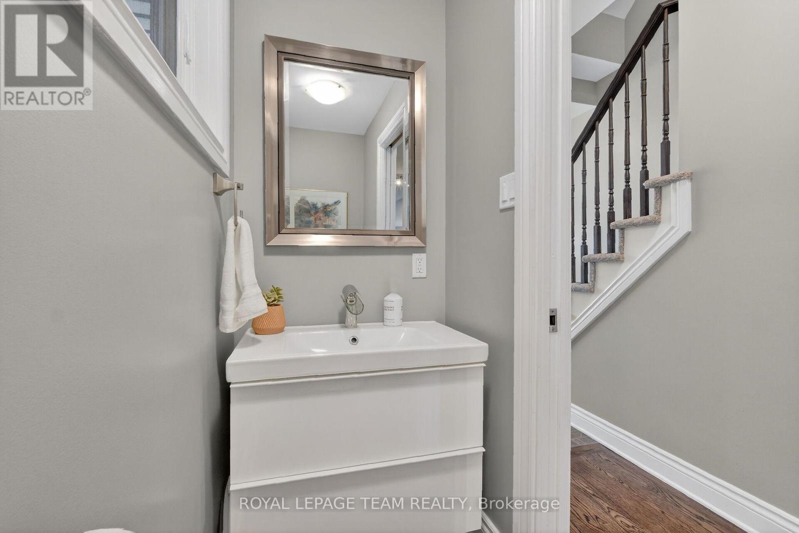 A - 142 A Queen Mary Street