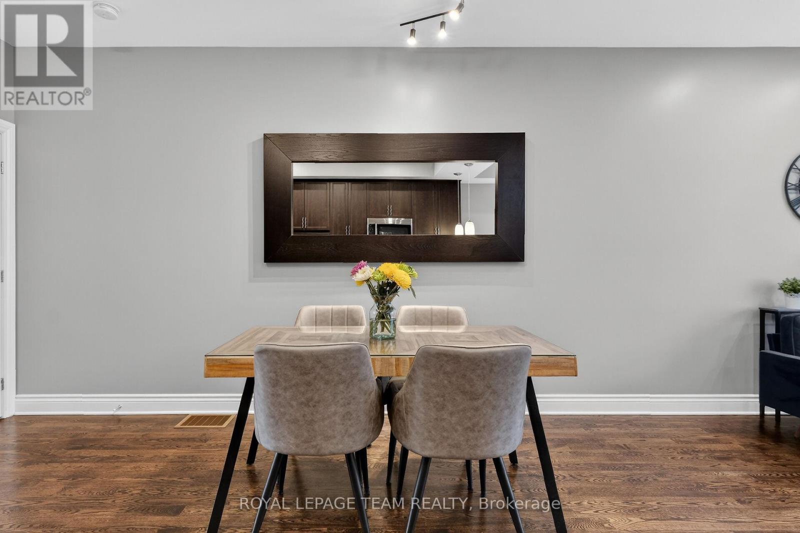 A - 142 A Queen Mary Street