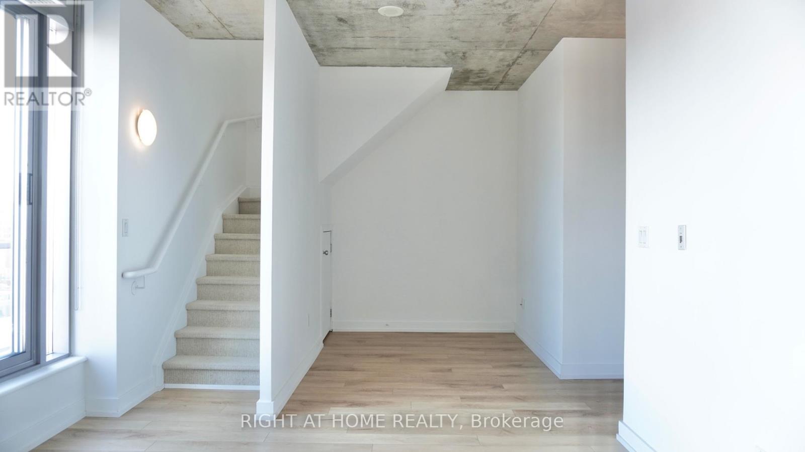 904 - 383 Cumberland Street