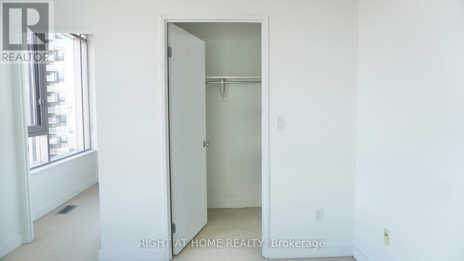 904 - 383 Cumberland Street