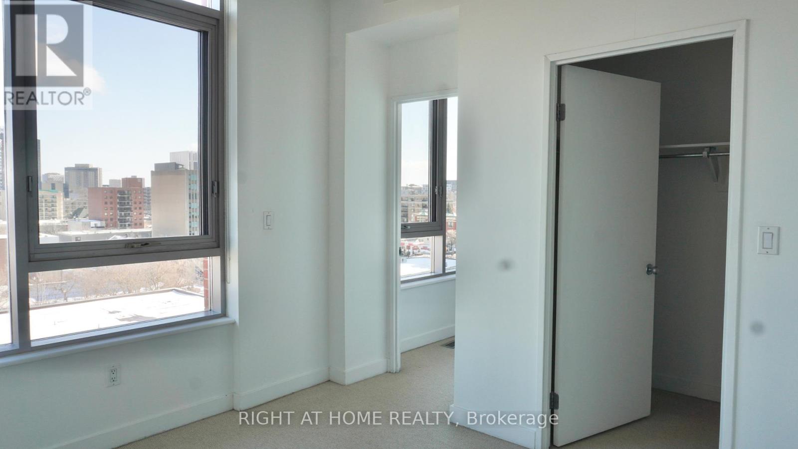 904 - 383 Cumberland Street