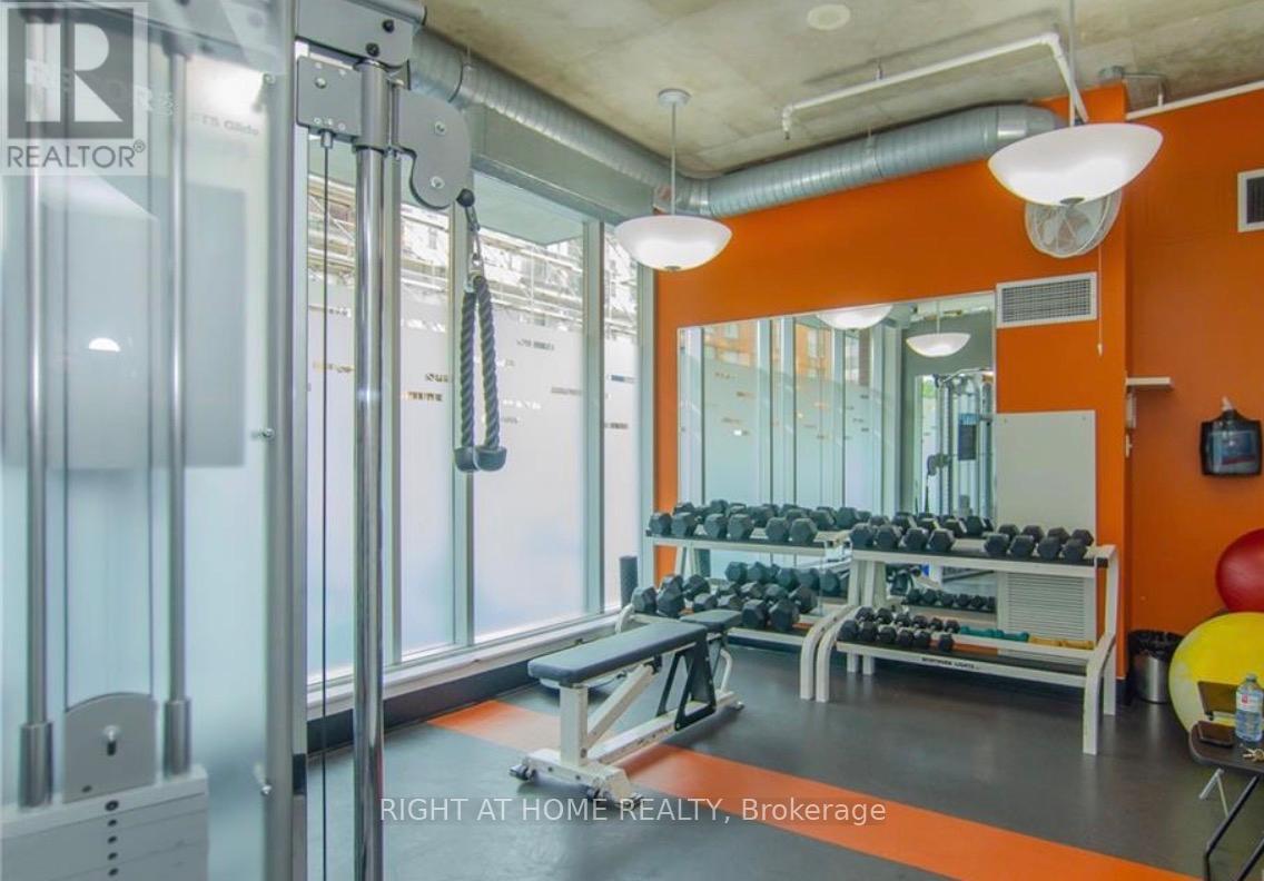 904 - 383 Cumberland Street