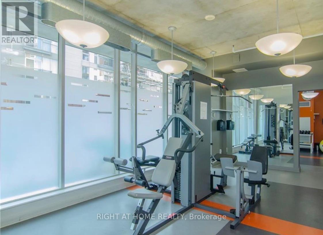 904 - 383 Cumberland Street