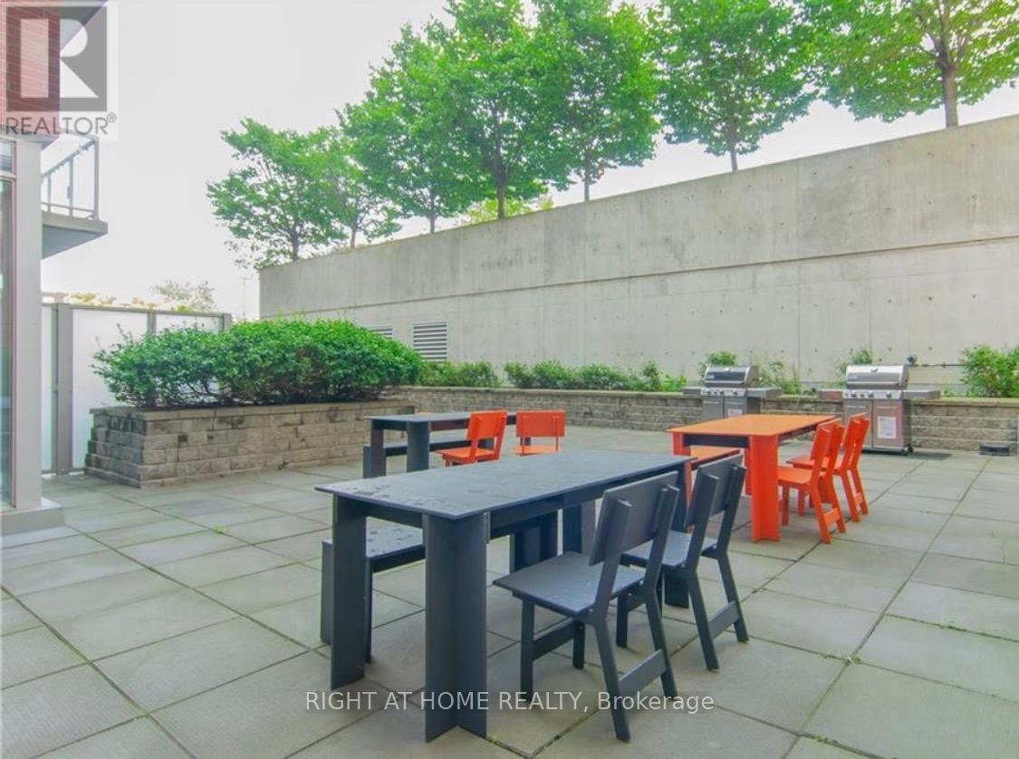 904 - 383 Cumberland Street