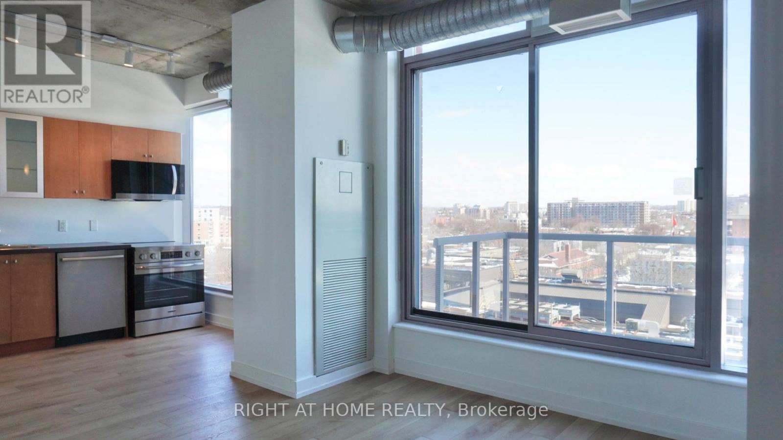 904 - 383 Cumberland Street