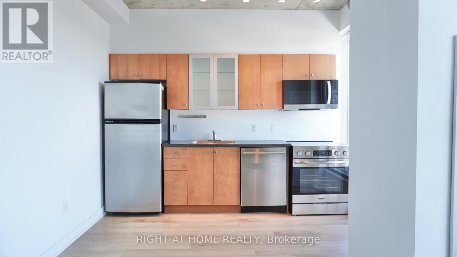 904 - 383 Cumberland Street