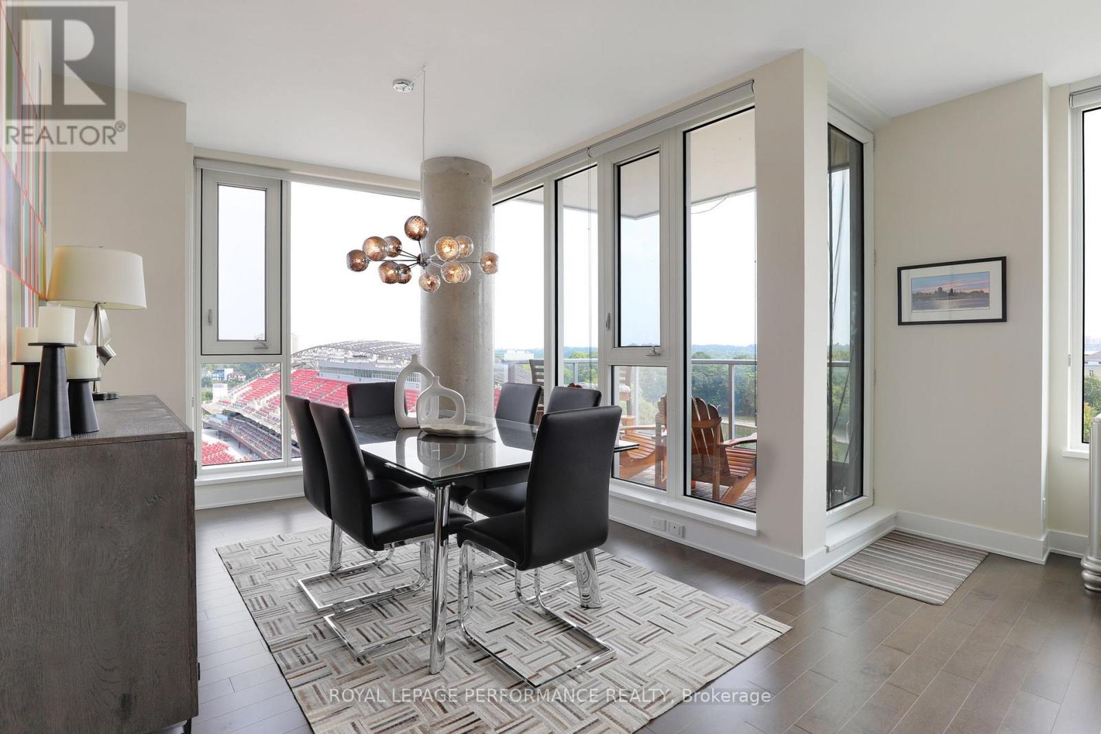 907 - 1035 Bank Street