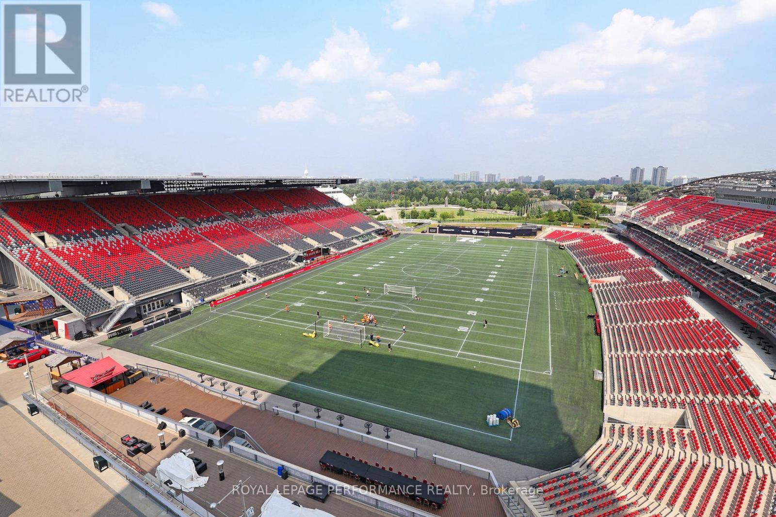 907 - 1035 Bank Street