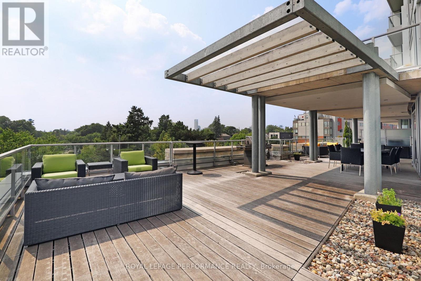 907 - 1035 Bank Street