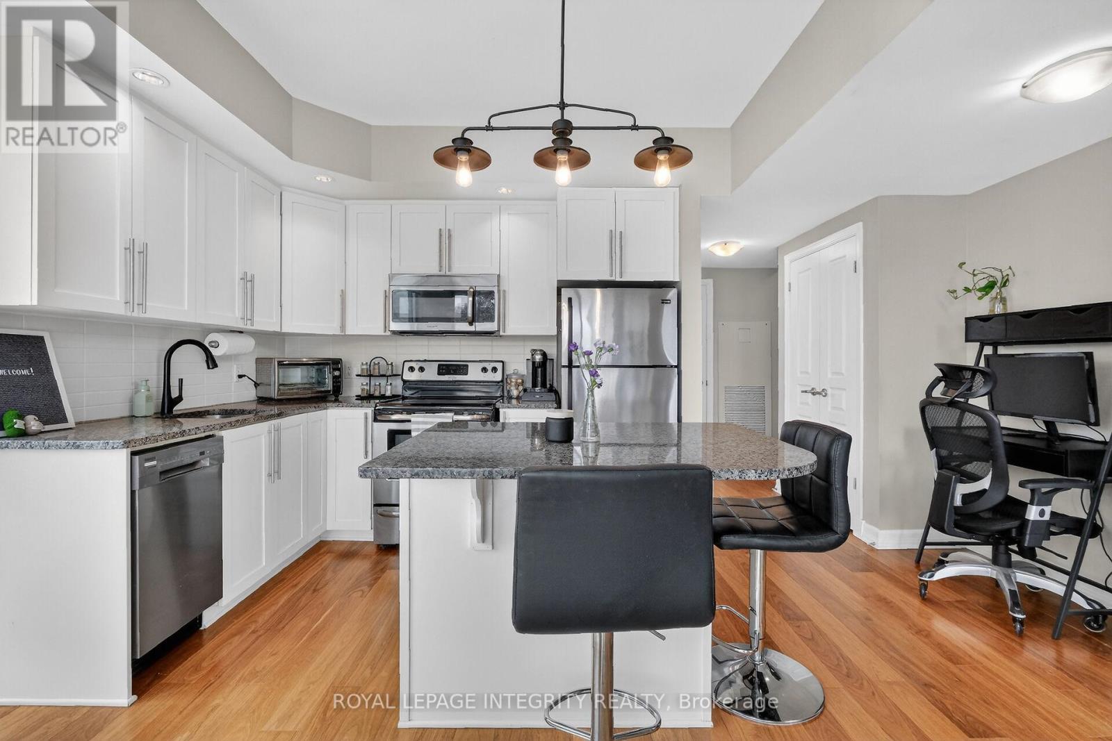 416 - 238 Besserer Street