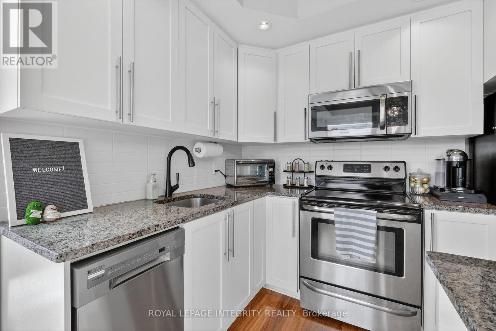 416 - 238 Besserer Street