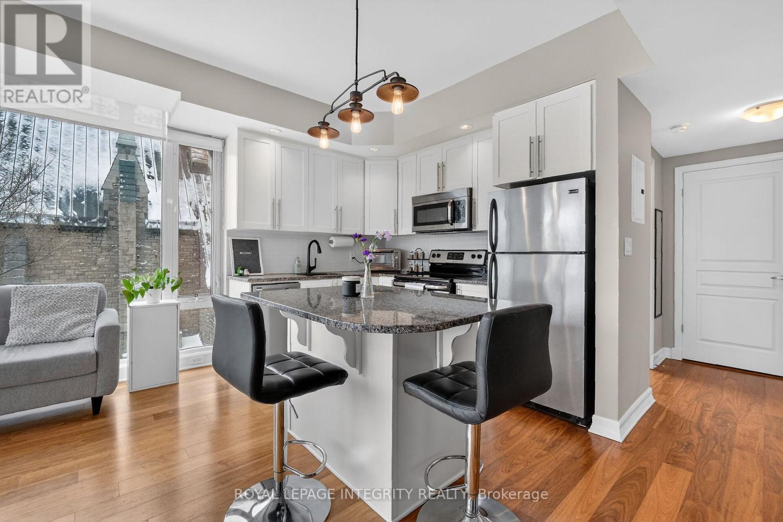 416 - 238 Besserer Street