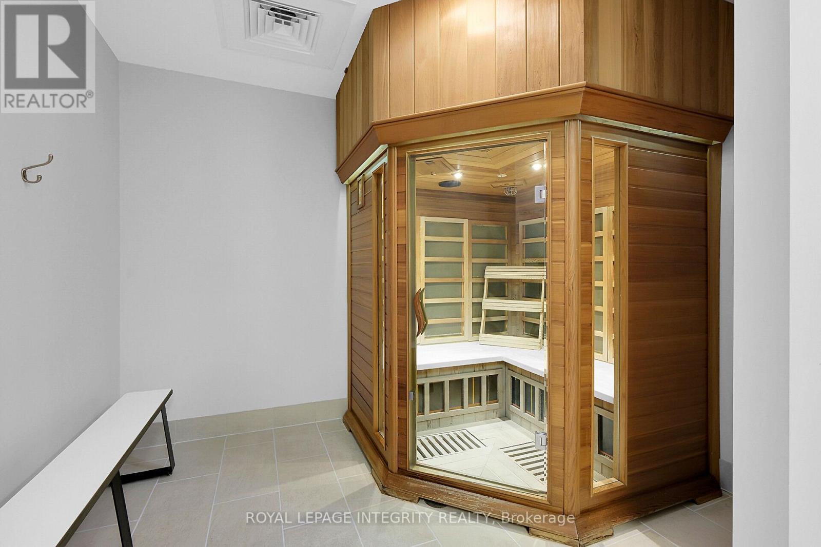 416 - 238 Besserer Street