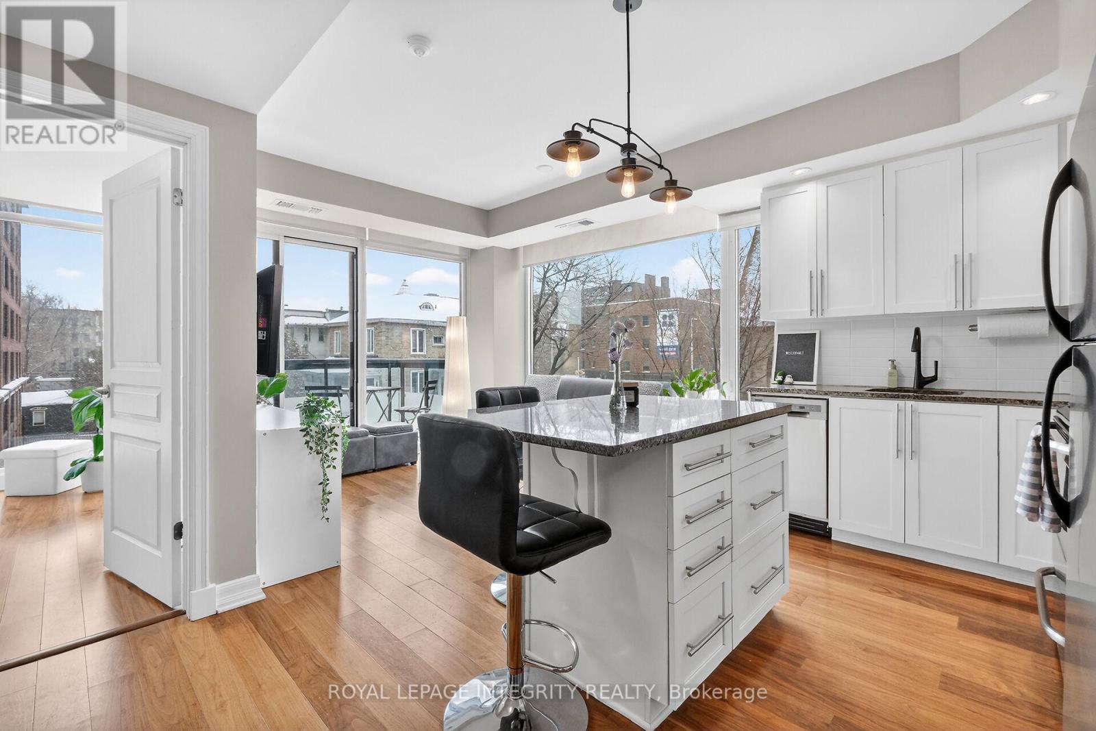 416 - 238 Besserer Street