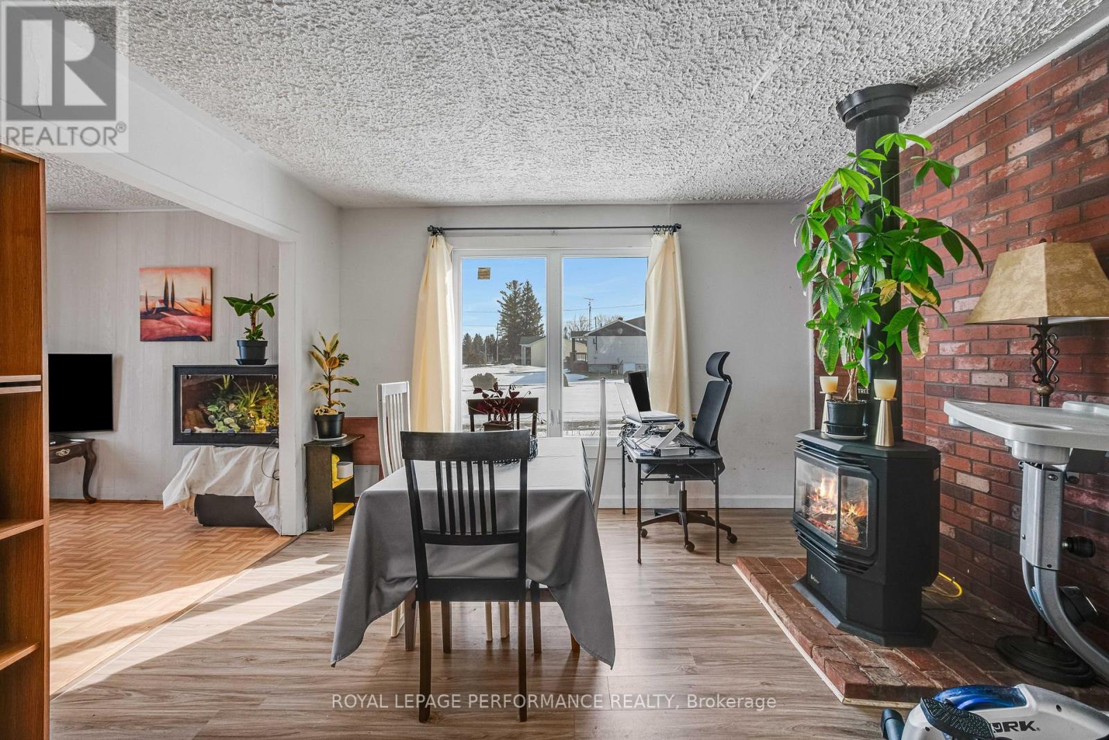 2082 Sandy Hill Road