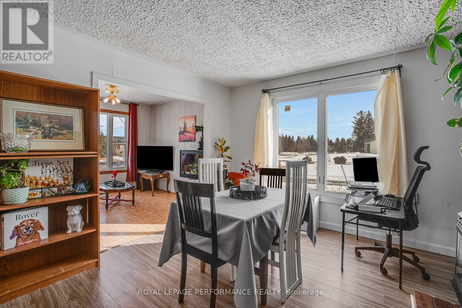 2082 Sandy Hill Road