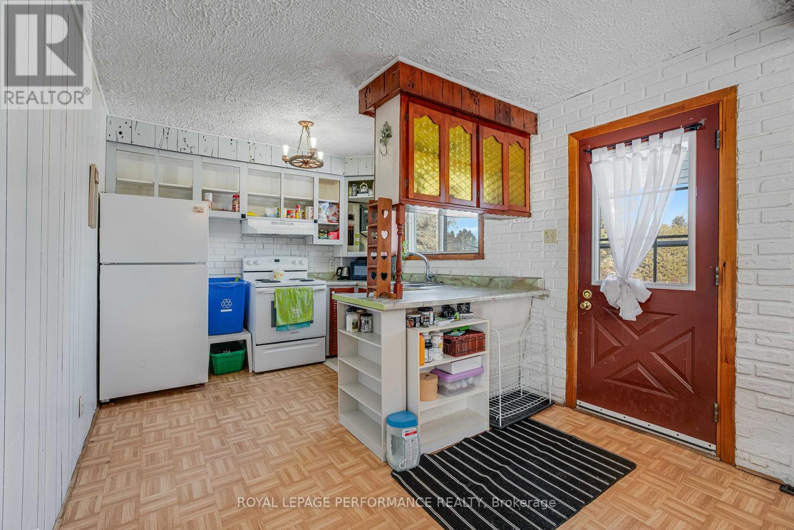 2082 Sandy Hill Road