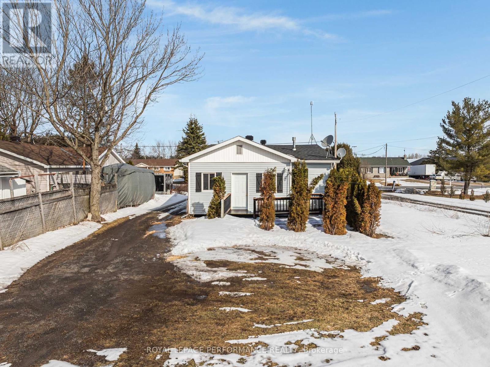 2082 Sandy Hill Road