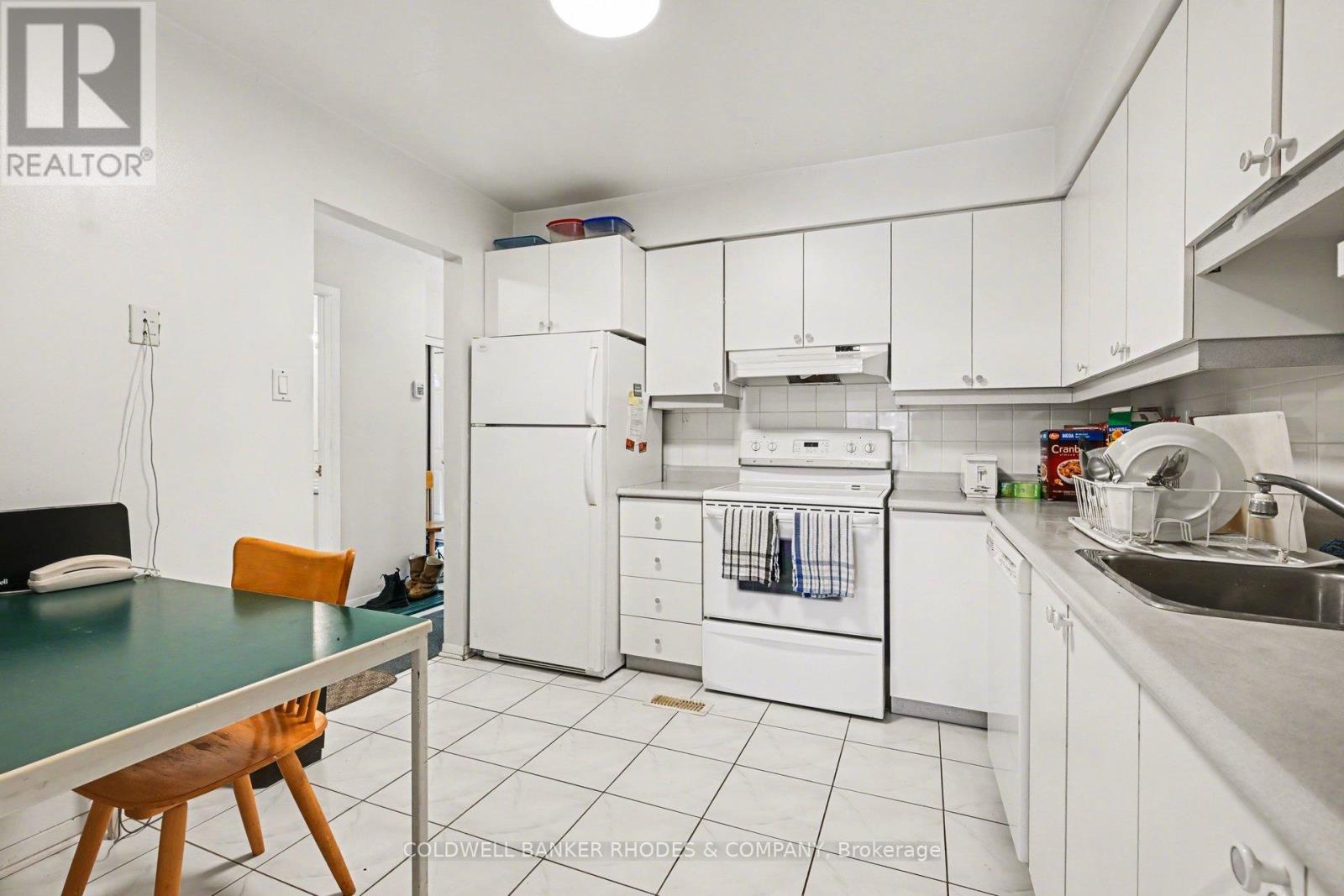 13 Clarkson Crescent