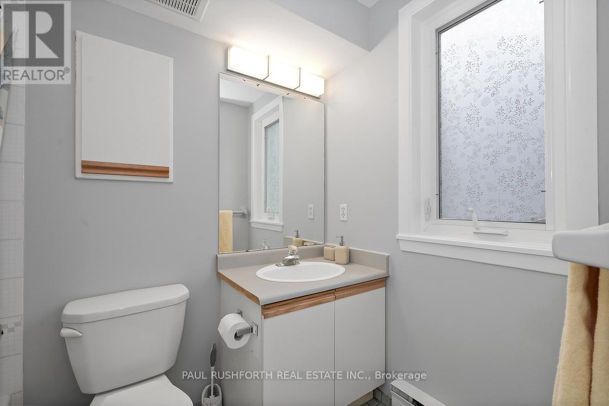 202 - 939 North River Road