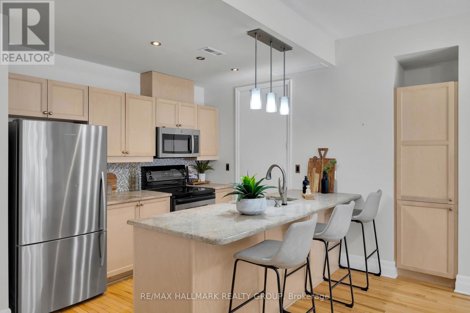 203 - 260 Besserer Street