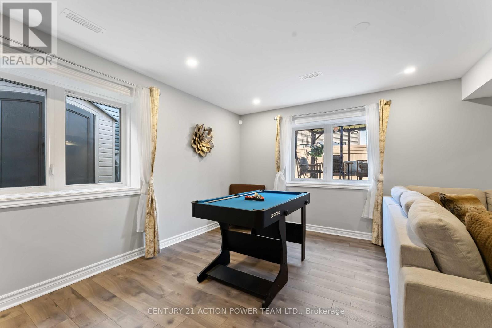 54 Malachigan Crescent