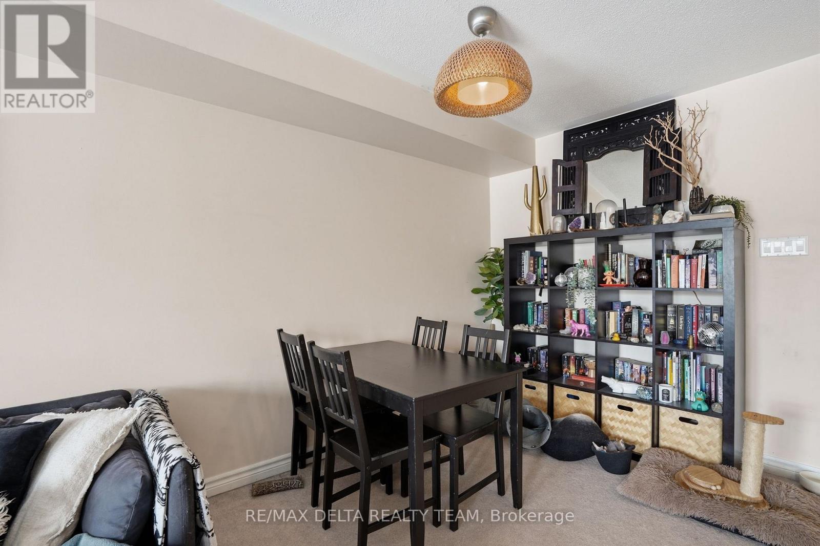 121 - 2333 Esprit Drive