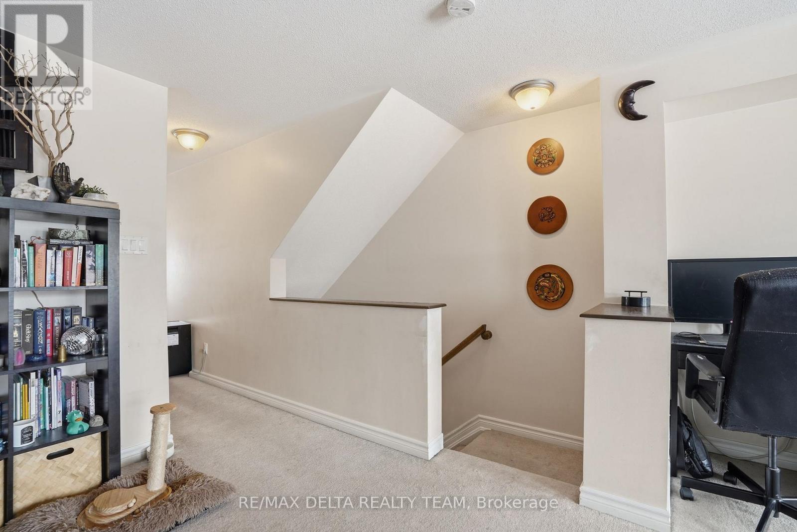 121 - 2333 Esprit Drive