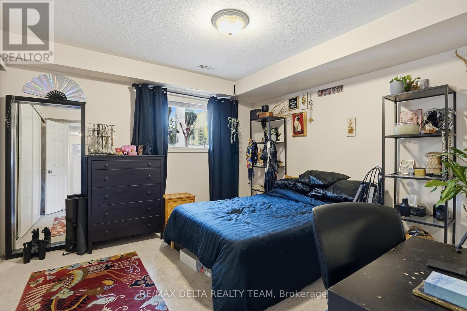 121 - 2333 Esprit Drive